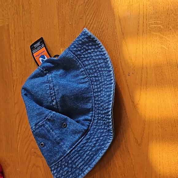 Bucket hats - Picture 6 of 6